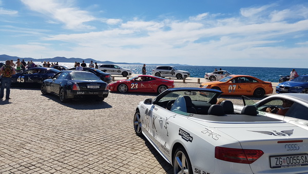 Pink Wing, jedinstvena gastro-turistička karavana luksuznih automobila gostovala je u Zadru na Pozdravu suncu. Foto: Mladen Malik