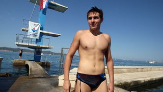 Zadar, 040812.
Jutros je u organizaciji plivackog kluba Zadar odrzan 40. plivacki maraton Preko – Zadar. Ukupno je prijavljeno 94 maratonca od kojih je 64 iz Zadra, a cak njih 28 je mladjih od 15 godina.
Na slici: pobjednik Roko Copac iz Splita.
Foto: J Zadar, 040812.
Jutros je u organizaciji plivackog kluba Zadar odrzan 40. plivacki maraton Preko – Zadar. Ukupno je prijavljeno 94 maratonca od kojih je 64 iz Zadra, a cak njih 28 je mladjih od 15 godina.
Na slici: pobjednik Roko Copac iz Splita.
Foto: J