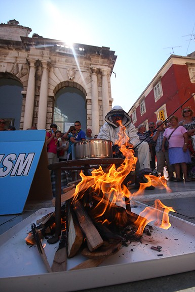 Performance Enia Meštrovića (foto:Saša Čuka)