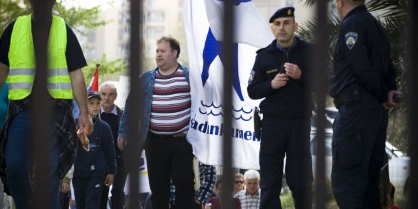 Policija čuva direktorske stanove od radnika Jadrankamena, foto: Duje Klarić/CROPIX