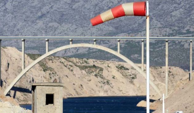 Bura, Maslenica, foto: news-tube.net