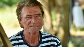 Zadarski beskucnici angazirani su na sadnji krumpira koji cini dio ponude pucke kuhinje u kojoj se i sami hrane. Photo: Dino Stanin/PIXSELL Zadarski beskucnici angazirani su na sadnji krumpira koji cini dio ponude pucke kuhinje u kojoj se i sami hrane. Photo: Dino Stanin/PIXSELL