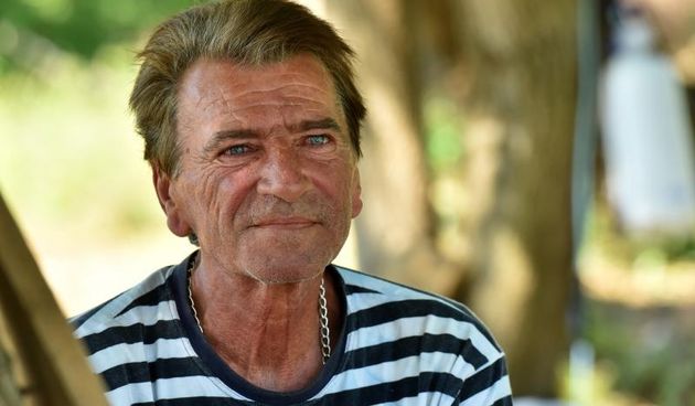 Zadarski beskucnici angazirani su na sadnji krumpira koji cini dio ponude pucke kuhinje u kojoj se i sami hrane. Photo: Dino Stanin/PIXSELL