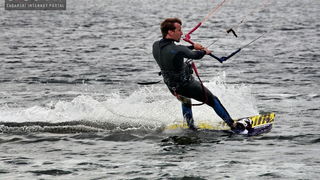 Kiteri guštali u refulima ninske bure Kiteri guštali u refulima ninske bure