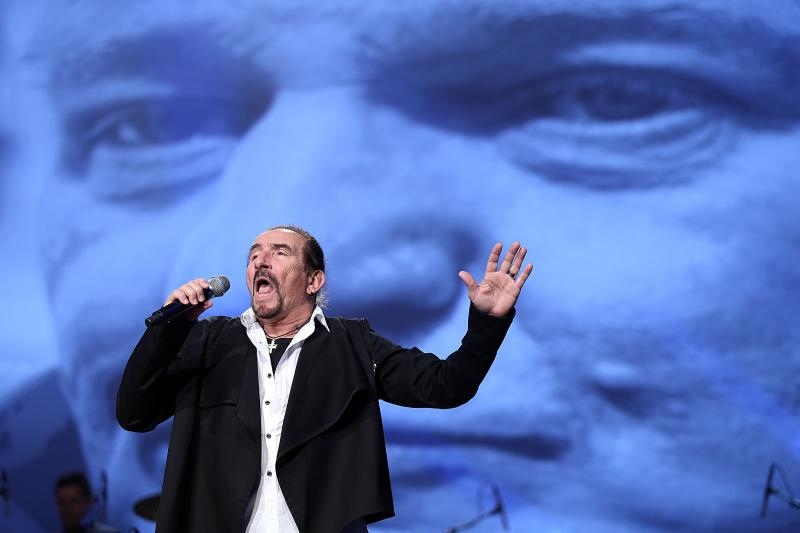 U koncertnoj dvorani Vatroslav Lisinski održan koncert “Hiljade pahulja bijelih” posvećen Kemalu Montenu. Foto. Goran Stanzl/PIXSELL U koncertnoj dvorani Vatroslav Lisinski održan koncert “Hiljade pahulja bijelih” posvećen Kemalu Montenu. Foto. Goran Stanzl/PIXSELL