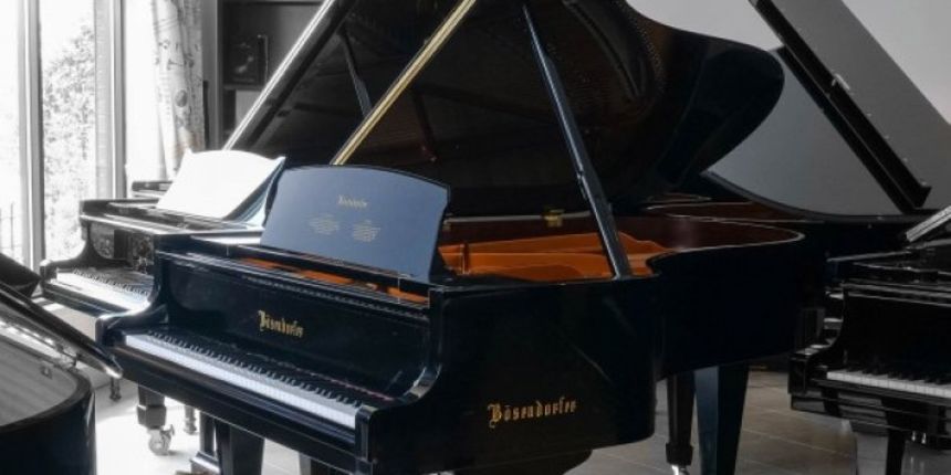 Klavir ilustracija Klavir ilustracija