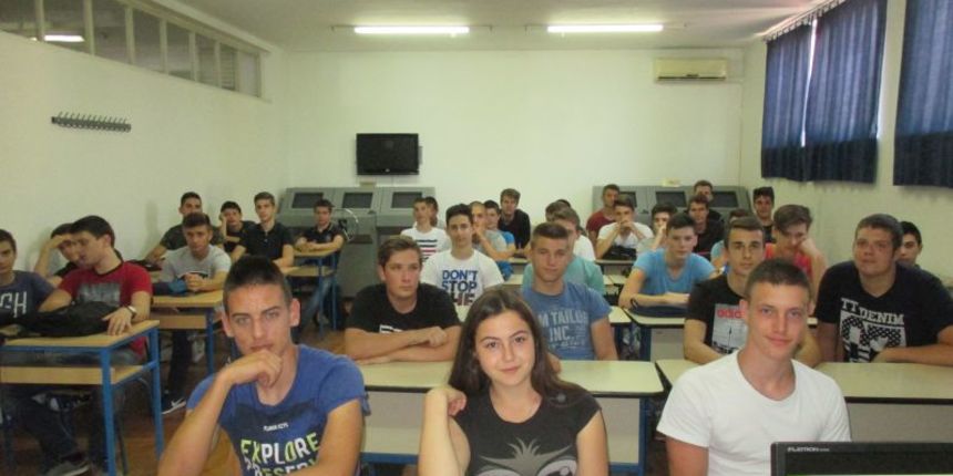 Reciklirajmo zajedno! Učenici Reciklirajmo zajedno! Učenici