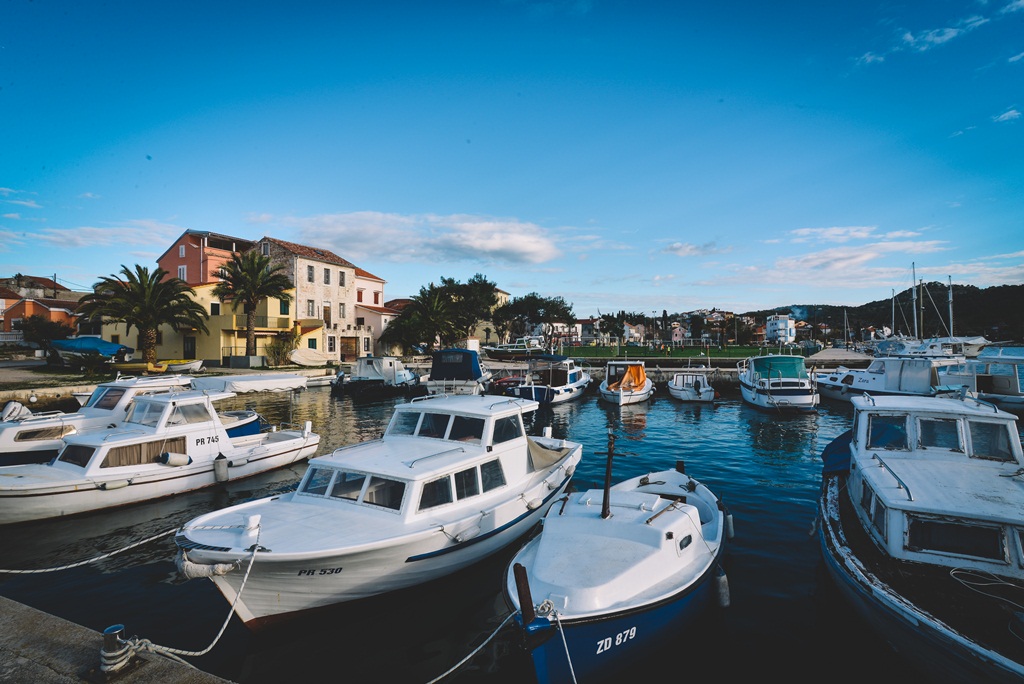Đir po Sutomišćici Đir po Sutomišćici