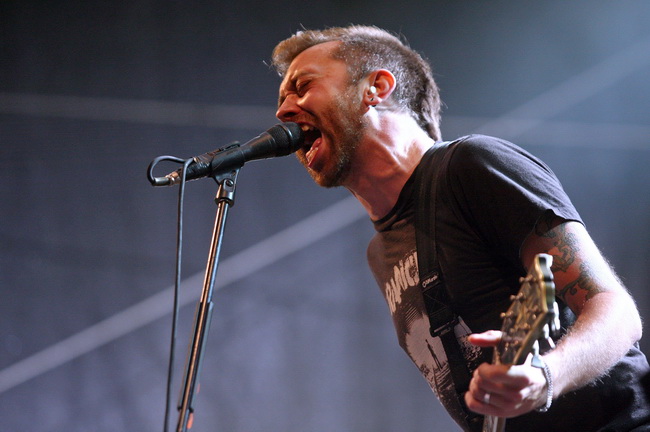 Zagreb, 220610.
Na Jarunu se od 21.-23.06. odrzava glazbeni spektakl T-Mobile INmusic festival na kojem ce nastupiti mnogobrojni izvodjaci kako iz zemlje tako i svijeta.
Danas se odrzao drugi dan.
Na slici: Rise against.
Foto: Neja Markicevic / CROPIX Zagreb, 220610.
Na Jarunu se od 21.-23.06. odrzava glazbeni spektakl T-Mobile INmusic festival na kojem ce nastupiti mnogobrojni izvodjaci kako iz zemlje tako i svijeta.
Danas se odrzao drugi dan.
Na slici: Rise against.
Foto: Neja Markicevic / CROPIX