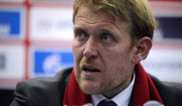 Beograd, 091210.
Veceras je u prostorijama FK Crvena Zvezda na stadionu Marakana istoimenog kluba odrzana promocija Roberta Prosineckog kao novog trenera FK Crvena Zvezda.
Foto: Sime Sokota / CROPIX