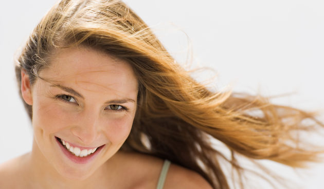 osmijeh, žena, kosa, vjetar