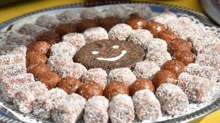 U sklopu 9. Festivala smokve na Trgu pet bunara održava se sajam smokava na kojem proizvođači i prerađivači izlažu i prodaju svoje artikle. Photo: Dino Stanin/PIXSELL U sklopu 9. Festivala smokve na Trgu pet bunara održava se sajam smokava na kojem proizvođači i prerađivači izlažu i prodaju svoje artikle. Photo: Dino Stanin/PIXSELL