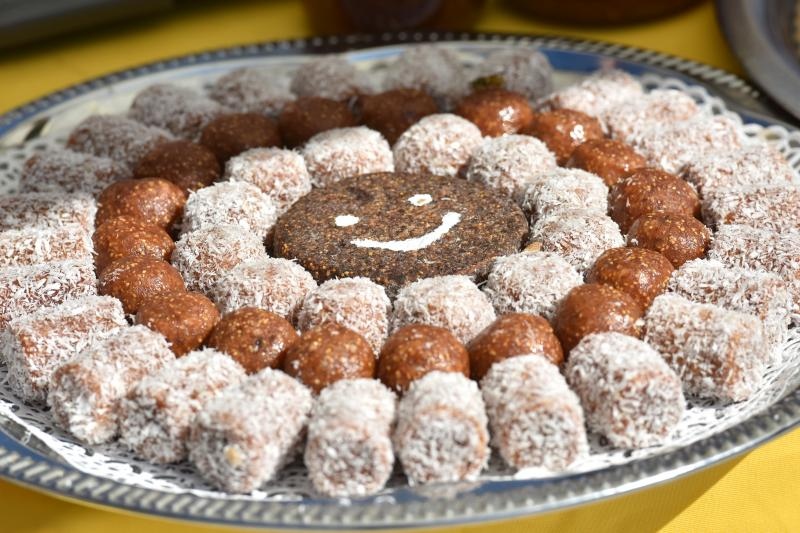 U sklopu 9. Festivala smokve na Trgu pet bunara održava se sajam smokava na kojem proizvođači i prerađivači izlažu i prodaju svoje artikle. Photo: Dino Stanin/PIXSELL U sklopu 9. Festivala smokve na Trgu pet bunara održava se sajam smokava na kojem proizvođači i prerađivači izlažu i prodaju svoje artikle. Photo: Dino Stanin/PIXSELL