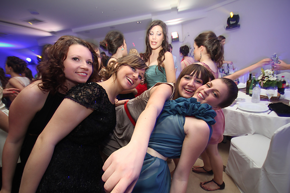 Maturalna večer gimnazije jurja barakovića (foto:Saša Čuka) Maturalna večer gimnazije jurja barakovića (foto:Saša Čuka)