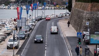 Zadar ukrašen zastavama ususret obljetnici akcie Maslenica