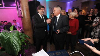 Zadar, 280213.
Poznati restoran Niko na zadarskoj Puntamici je veceras uz bogatu veceru i pjesmu brojnih izvodjaca sa svojim prijateljima i cestim gostima proslavio 50 godina od otvorenja. Na veceri su se pojavili brojni kumovi restorana kroz godine poput