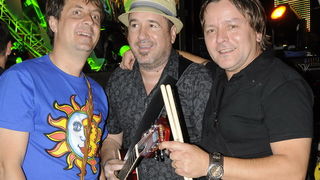 Vodice, 110611.
Obala Vladimira Natora.
Posljednja vecer CMC -a u Vodicama.
Na slici: Neno Belan i Fiumens.
Foto: Marija Mihic / CROPIX