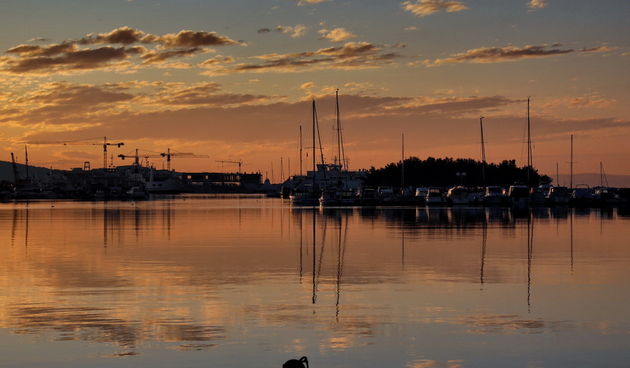 Svitanje i rano jutro u novoj luci Gaženica