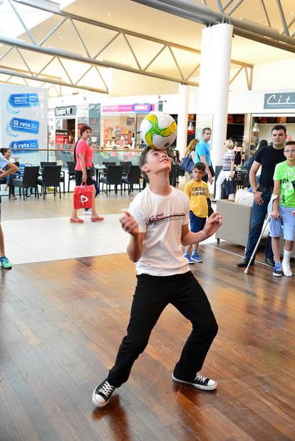 Supernova: Nogometno ludilo i izvlačenje dobitnika automobila Audi A1 Supernova: Nogometno ludilo i izvlačenje dobitnika automobila Audi A1