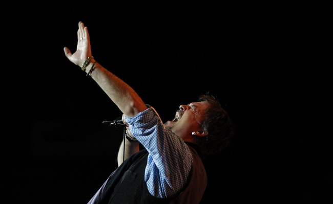 Zadar, 070510 
Koncert Zlatana Stipisica Gibonnija u kosarkaskoj dvorani Kresimira Cosica u Zadru.
Foto: Jure Miskovic / CROPIX