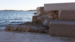 Dio zadarske rive urušio se nakon tijekom subotnjeg nevremena