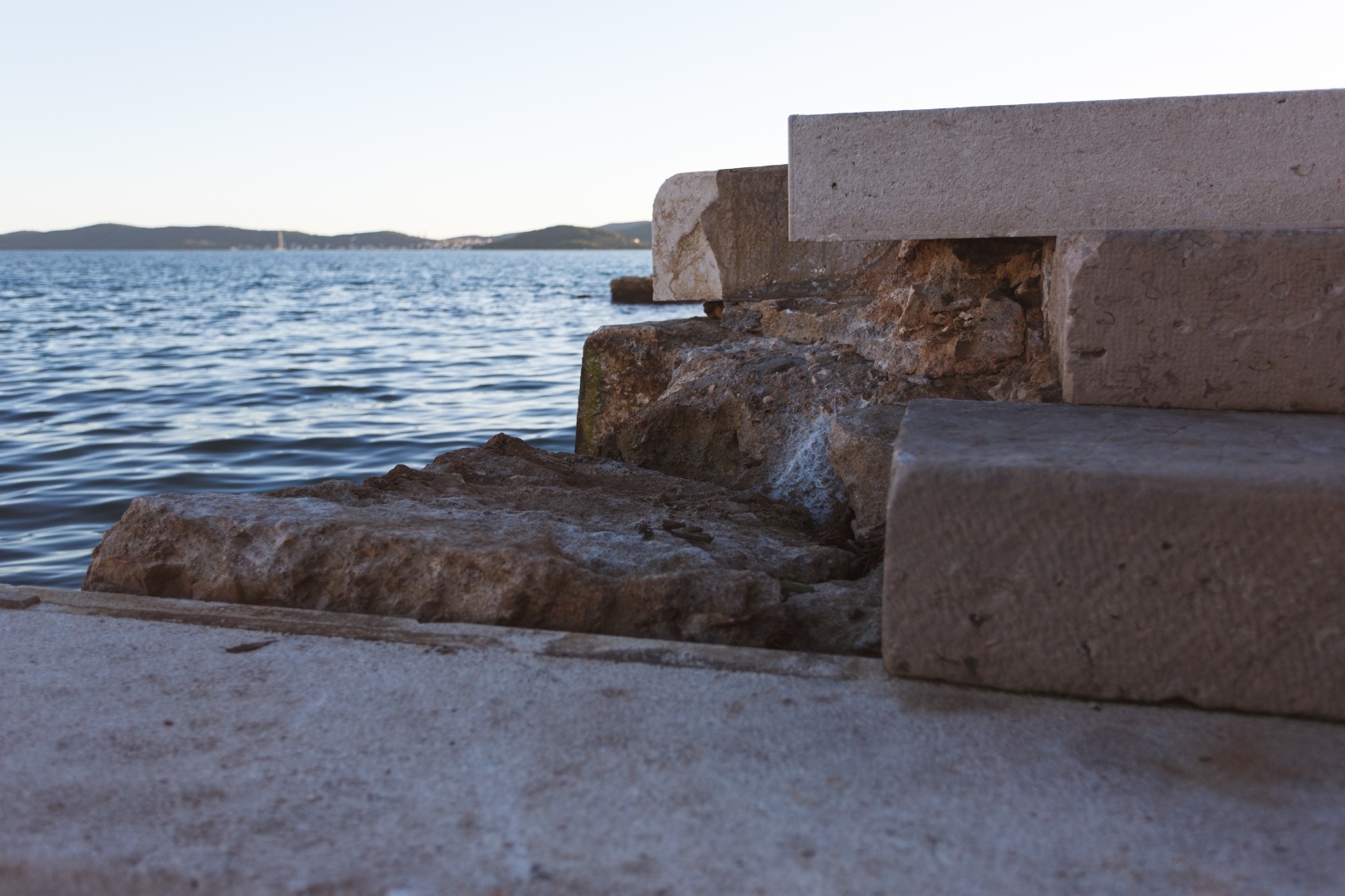 Dio zadarske rive urušio se nakon tijekom subotnjeg nevremena