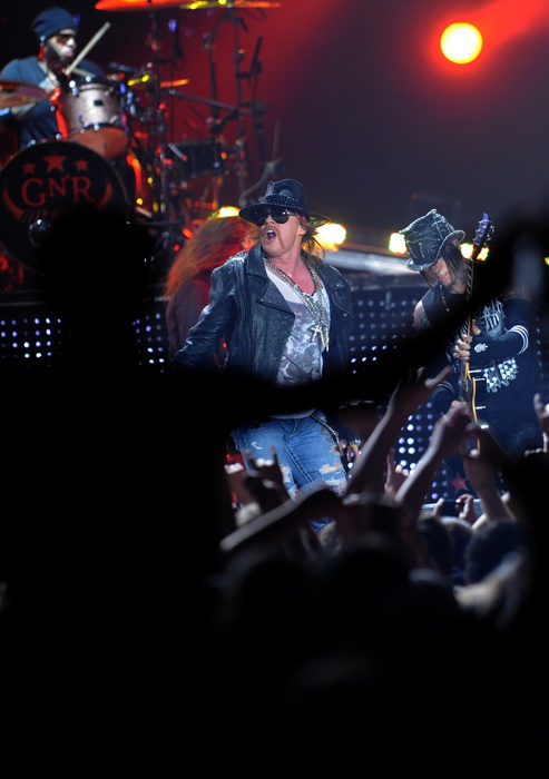 Split, 170712.
Koncert americke grupe Guns ‘n’ Roses koja je krajem 80-ih i pocetkom 90-ih bila jedna od vodecih grupa svijeta, danas je s malo manje popularnosti gostovala u splitskoj Spaladium Areni gdje se okupilo nekoliko tisuca obozavatelja. 
Na foto