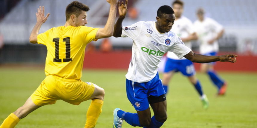 Split, 08.05.2013.
Gradski stadion Poljud.
Prva utakmica finala Hrvatskog nogometnog kupa izmedju Hajduka i Lokomotive.
Na fotografiji: Jean Evrard Kouassi i Karlo Brucic.
Foto: Tom Dubravec / CROPIX