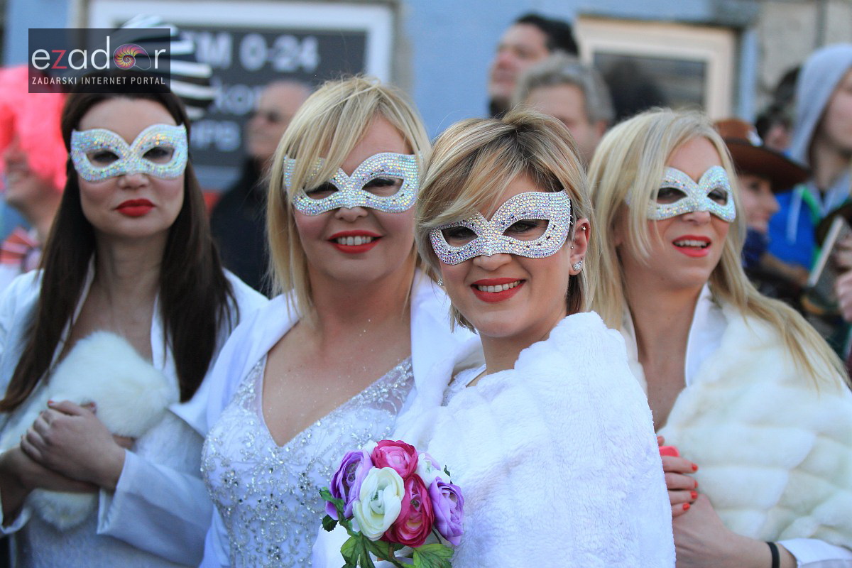Maškarana povorka Velike Bake u Murteru