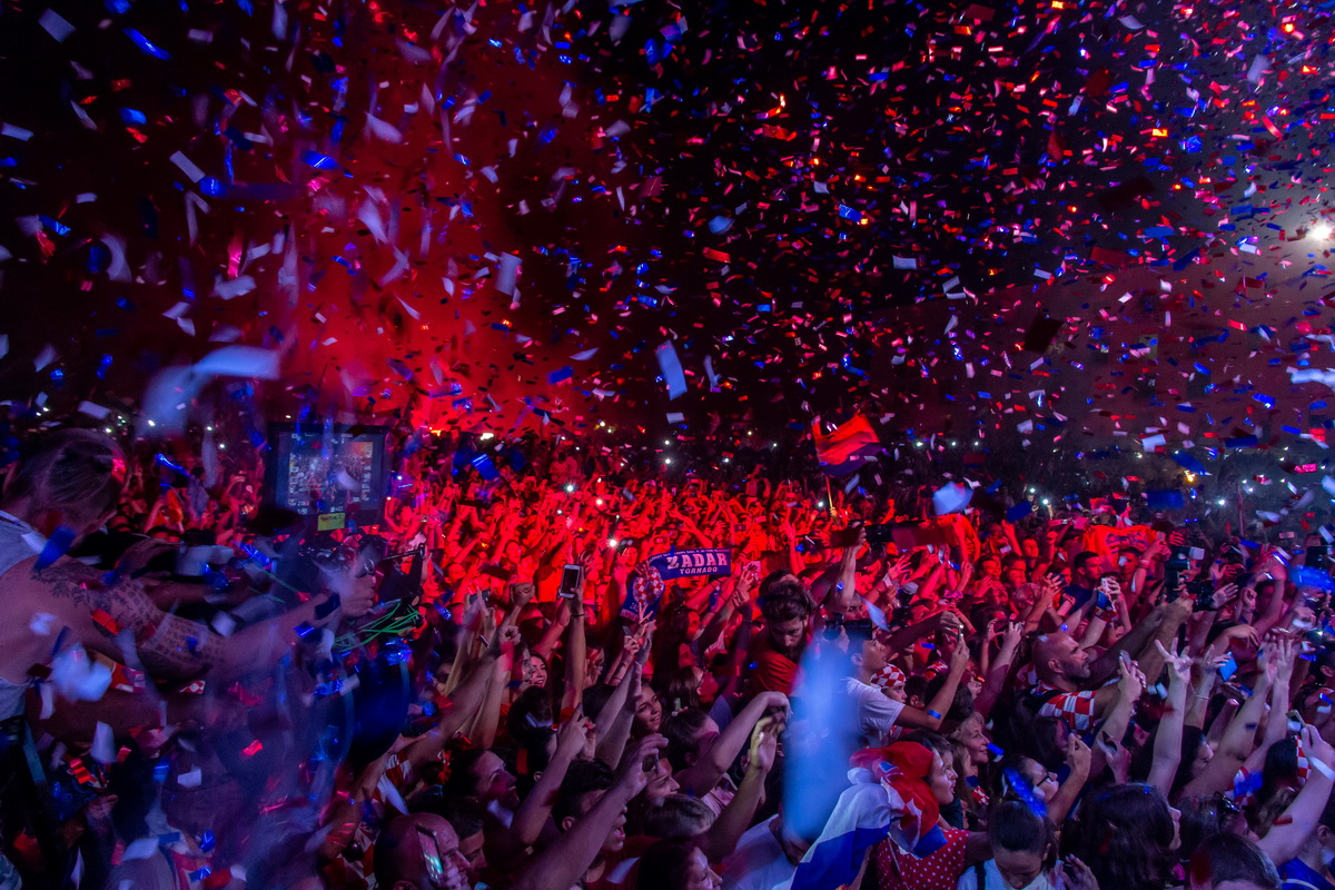 Veličanstven doček četvorice zadarskih Vatrenih od Gradskog mosta do Foruma