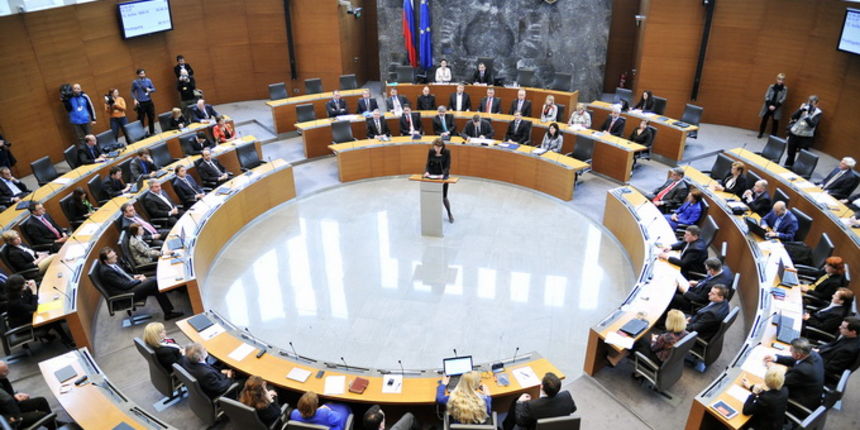 Ljubljana (Slovenija), 020413.
Premijer RH Zoran Milanovic u posjeti slovenskim institucijama vlasti, uoci ratificiranja Ugovora o pristupanju Hrvatske u EU.
Foto: Boris Kovacev / CROPIX