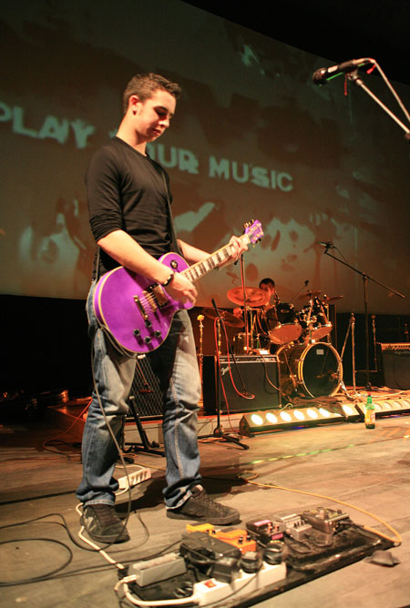 Minival, 28. ožujka