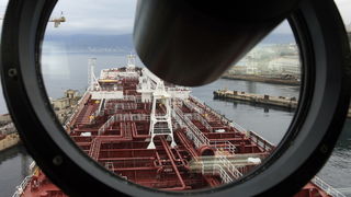 Rijeka, 251011.
U rijeckom brodogradilistu 3. maj danas je Tankerska plovidba Zadar preuzela tanker Vinjerac porinut krajem svibnja. Rijec je o drugom istovjetnom tankeru izgradjenom u 3. maju za zadarskog narucitelja. Sluzi za prijevoz nafte, naftnih pre Rijeka, 251011.
U rijeckom brodogradilistu 3. maj danas je Tankerska plovidba Zadar preuzela tanker Vinjerac porinut krajem svibnja. Rijec je o drugom istovjetnom tankeru izgradjenom u 3. maju za zadarskog narucitelja. Sluzi za prijevoz nafte, naftnih pre