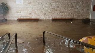 Kiša u Zadru, garaža, Supernova