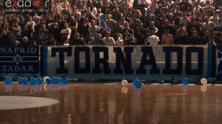 Humanitarno gledanje utakmice Zadar-Cibona (85-84) u Jazinama Humanitarno gledanje utakmice Zadar-Cibona (85-84) u Jazinama