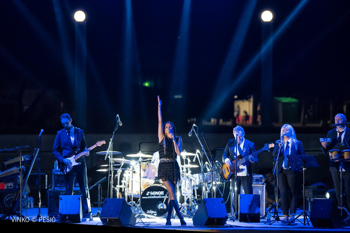 Severina oduševila nastupom na bazenu Ilirije u Biogradu na Moru