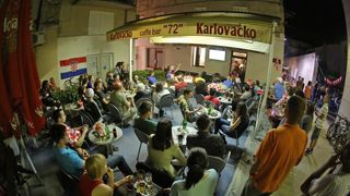 Utakmica Hrvatske i Kameruna gledala se u zadarskim kafićima, foto: Filip Brala/PIXSELL Utakmica Hrvatske i Kameruna gledala se u zadarskim kafićima, foto: Filip Brala/PIXSELL