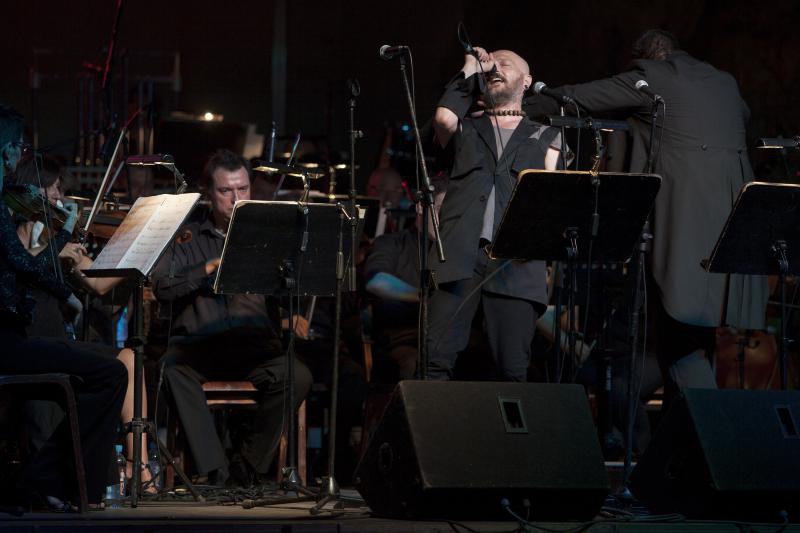 08.07.2013., Rijeka – Koncert Rijecke filharmonije i Hrvatske glazbene unije (HGU) Rijecka Filharmonija i Rijecki rokeri. Solisti Damir Urban, Zoran Prodanovic Prlja, Dean Skaljc i Zanil Tataj Zaka. Photo: Nel Pavletic/PIXSELL 08.07.2013., Rijeka – Koncert Rijecke filharmonije i Hrvatske glazbene unije (HGU) Rijecka Filharmonija i Rijecki rokeri. Solisti Damir Urban, Zoran Prodanovic Prlja, Dean Skaljc i Zanil Tataj Zaka. Photo: Nel Pavletic/PIXSELL