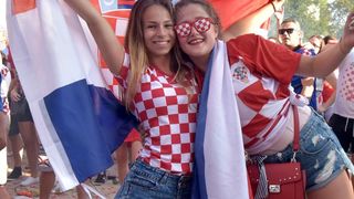 Tisuće Zadrana na Forumu navijalo za Vatrene u finalu Svjetskog prvenstva Tisuće Zadrana na Forumu navijalo za Vatrene u finalu Svjetskog prvenstva