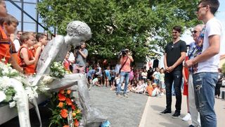 Odavanje počasti Draženu Petroviću povodom 24. obljetnice smrti