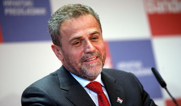 Zagreb, 080110.
Vukovarska 28.
Stozer Milana Bandica.
Press konferencija i zavrsno obracanje kandidata za predsjednika Milana Bandica.
Foto: Goran Mehkek  / CROPIX