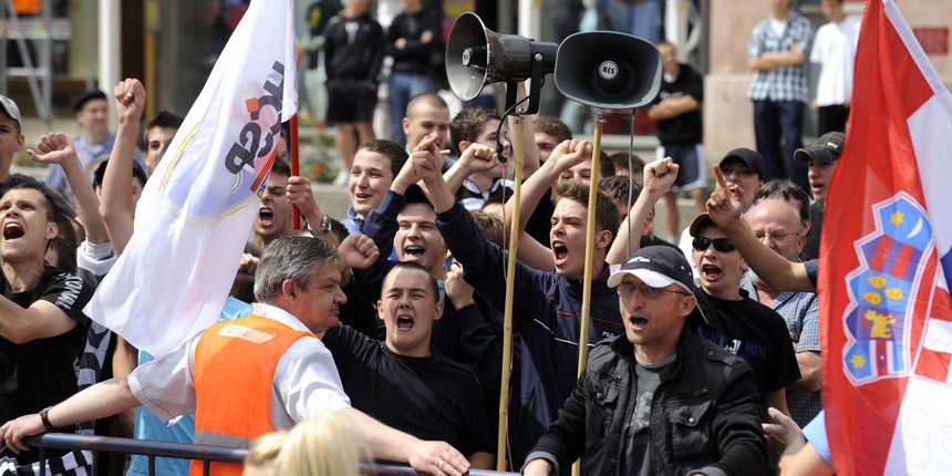 Na Trgu bana Jelacica odrzana je anti gay parada u organizaciji Hcsp-a. Foto: Drago Sopta / CROPIX