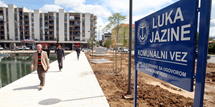 Zadar, 270513.
Uvala Jazine. 
Zavrseni su radovi na uredjenju uvale Jazine gdje je uredjena nova riva i setnica.
Foto: Jure Miskovic / CROPIX