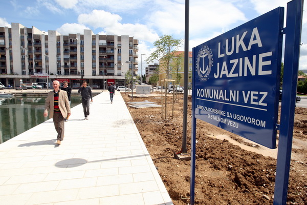 Zadar, 270513.
Uvala Jazine. 
Zavrseni su radovi na uredjenju uvale Jazine gdje je uredjena nova riva i setnica.
Foto: Jure Miskovic / CROPIX
