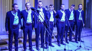 Klapa Bošket nastupila u Pagu