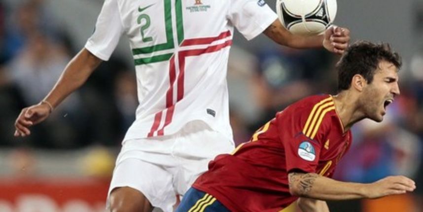Bruno Alves i Cesc Fabregas, Foto: AP Photo Bruno Alves i Cesc Fabregas, Foto: AP Photo