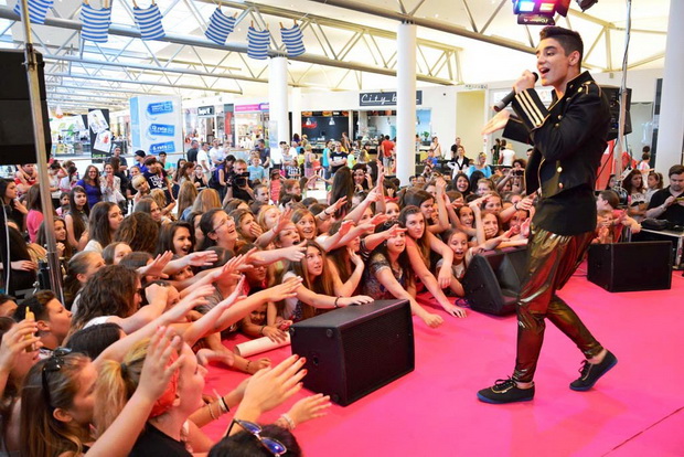 Supernova: Adio školo uz uručenje nagradnog automobila Audi A 1 i velike donacije u visini 50.000 kn HCK-u Supernova: Adio školo uz uručenje nagradnog automobila Audi A 1 i velike donacije u visini 50.000 kn HCK-u