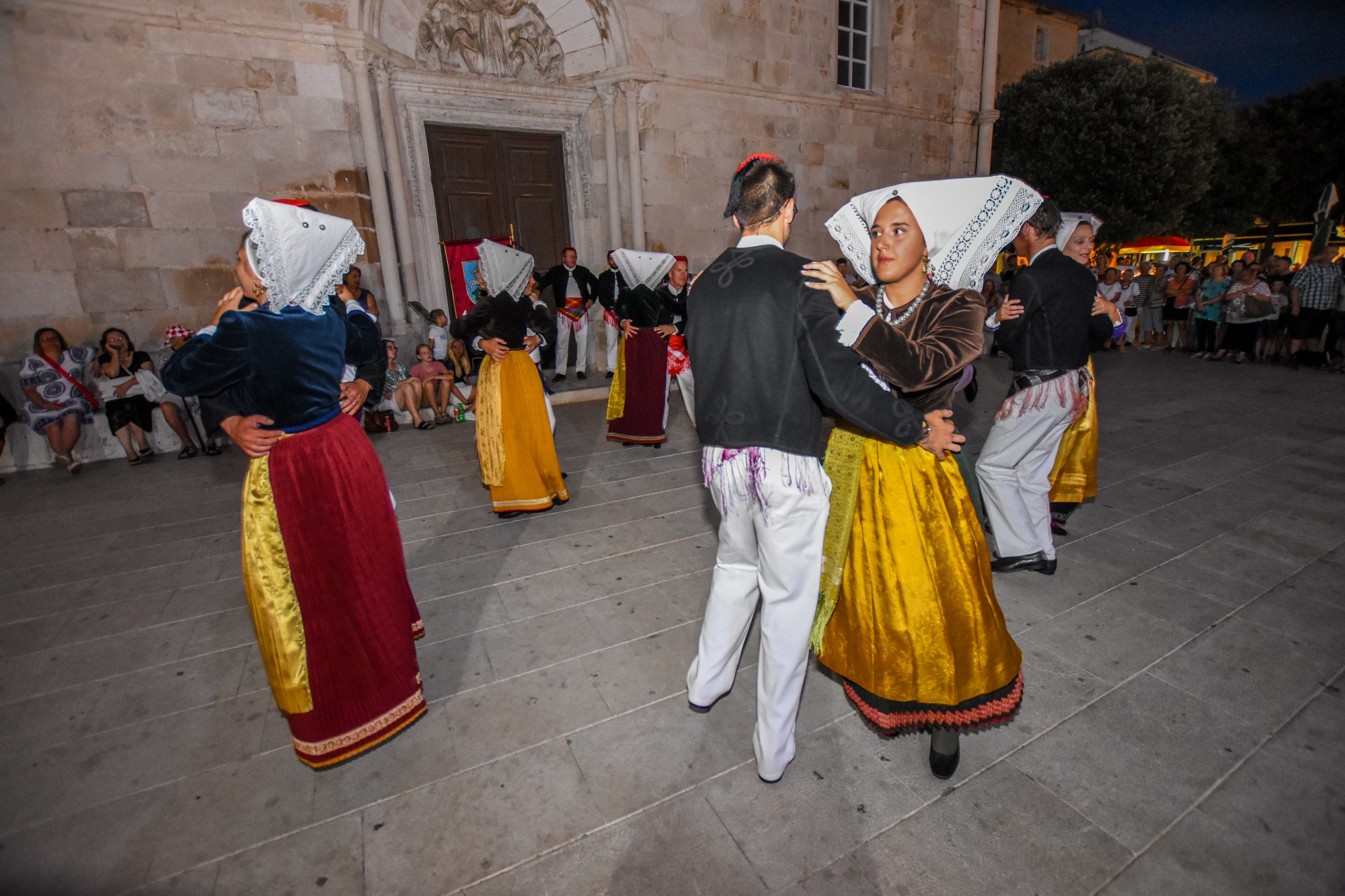 Etno večer s KUD Družina u Pagu Etno večer s KUD Družina u Pagu