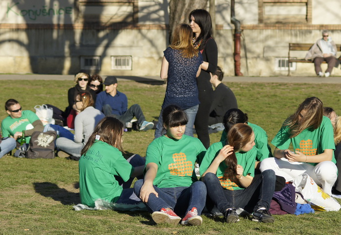 Zagreb, 170312.
Trg Francuske Republike
U Zagrebu se vec nekoliko dana odrzava popularni festival Sv. Patrika. Festival se ove godine odrzava na Trgu Francuske Republike, a osim 20-ak bendova koji ce nastupati na sam dan Sv. Patrika, najzvucnije je ime U Zagreb, 170312.
Trg Francuske Republike
U Zagrebu se vec nekoliko dana odrzava popularni festival Sv. Patrika. Festival se ove godine odrzava na Trgu Francuske Republike, a osim 20-ak bendova koji ce nastupati na sam dan Sv. Patrika, najzvucnije je ime U