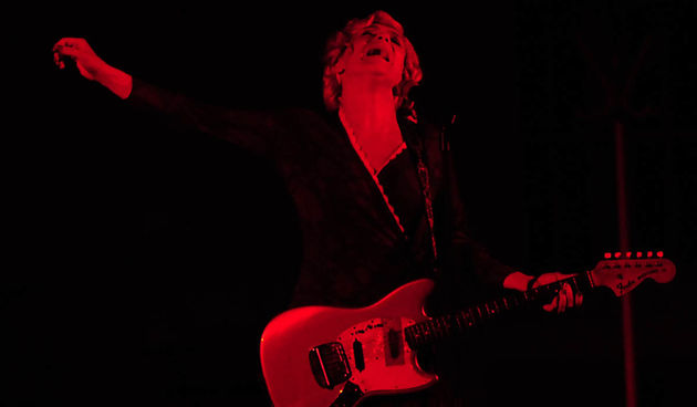 Zadar, 11.07.2013. snimio: Nenad Marčev 
Kazalište Moruzgva, Zagreb 
Miroslav Krleža: BOBOČKA ili drugih 
sto stranica Filipa Latinovitcza 
Redatelj: Ivan Leo Lemo 
Izvode: Ecija Ojdanić (Bobočka) 
Willem Miličević, 
konceptualni video umjetnik i